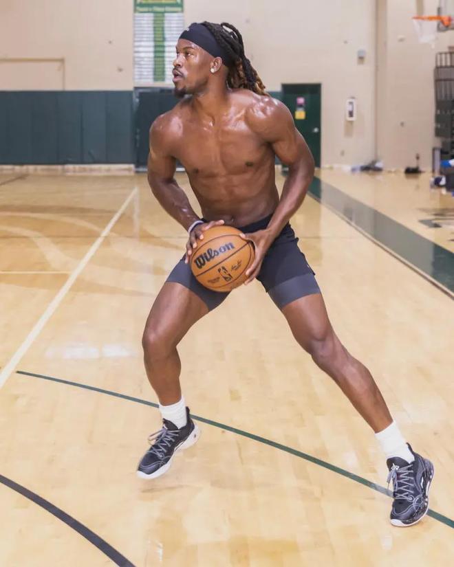 进攻再度压 进攻再度压